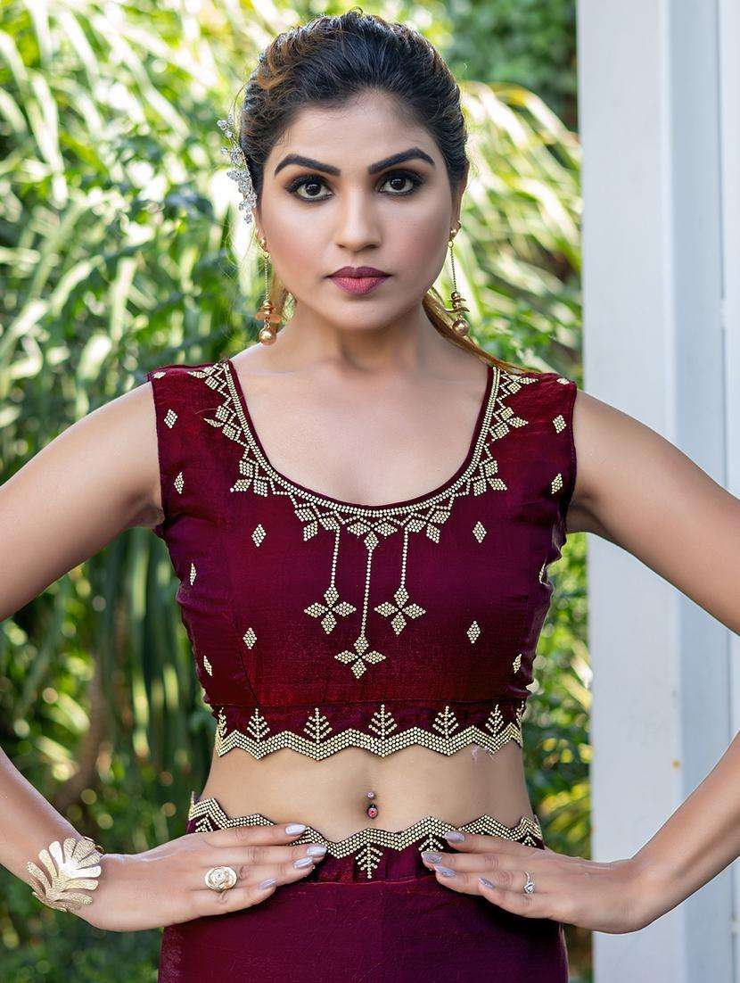 women solid with embellished bordered saree with blouse - 21962564 -  Standard Image - 4