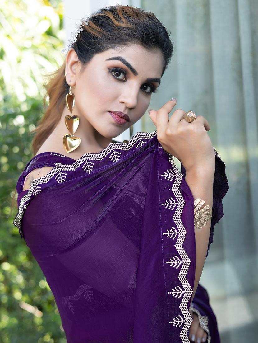 women solid with embellished bordered saree with blouse - 21962574 - Standard Image - 4
