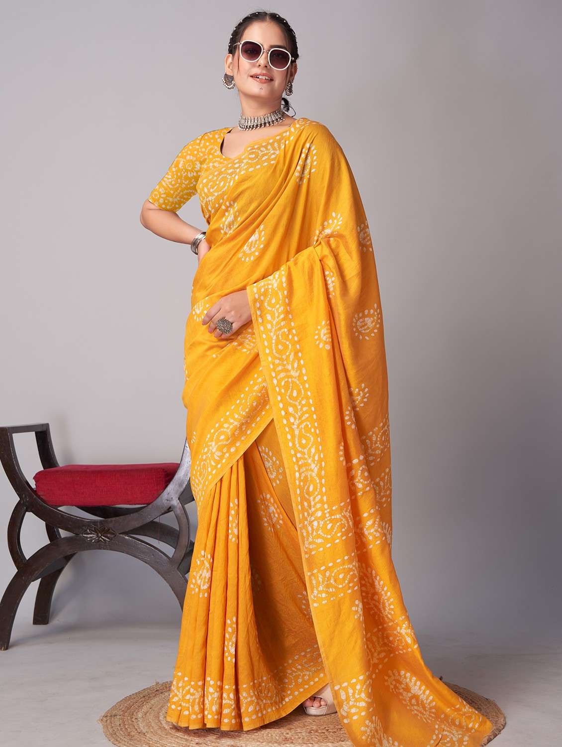 women batik printed saree with blouse - 21962912 -  Zoom Image - 0
