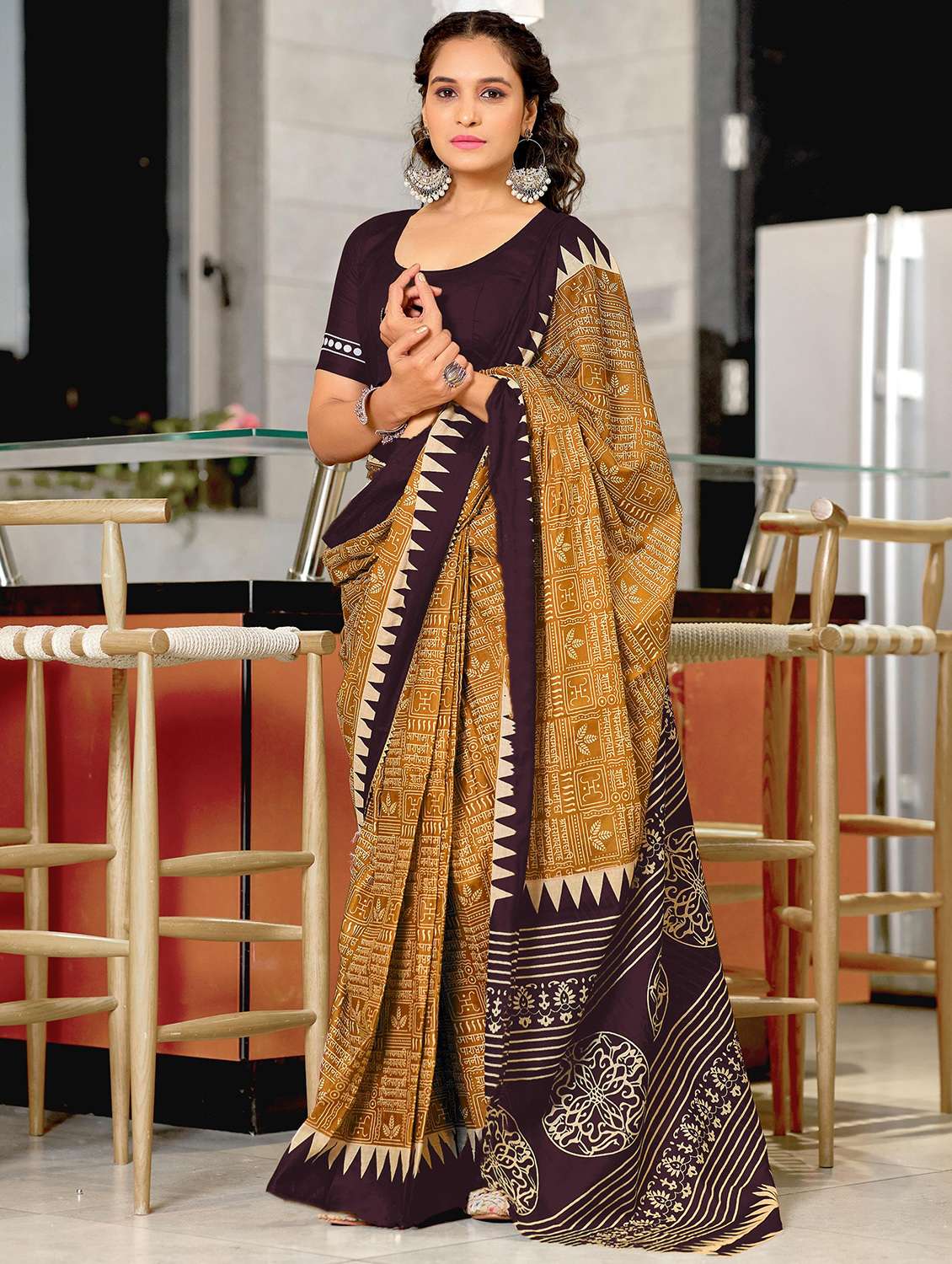 women printed casual wear saree with blouse