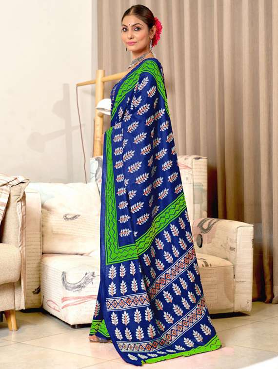 women printed casual wear saree with blouse - 21962993 -  Standard Image - 1