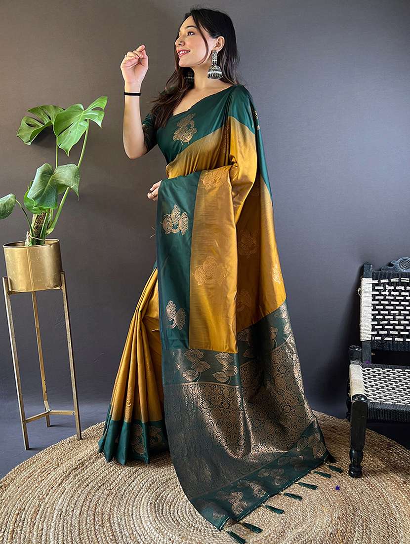women self design bordered saree with blouse - 21963015 -  Standard Image - 1
