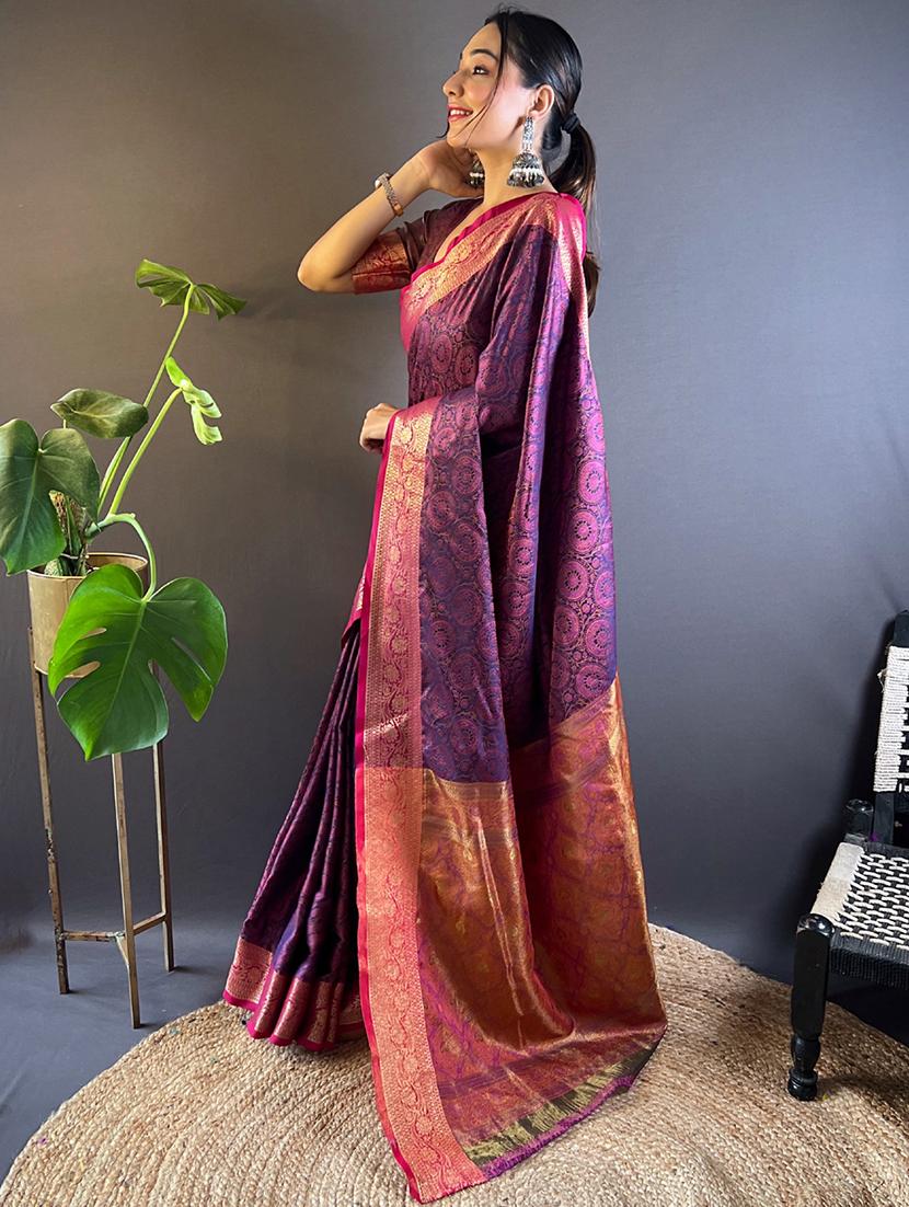 women self design bordered saree with blouse - 21963037 - Standard Image - 1