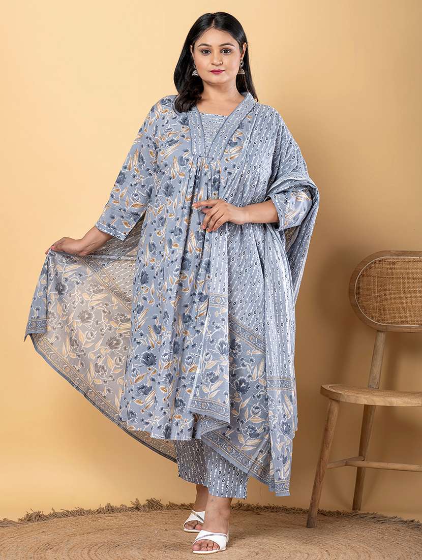 women plus size three quarter sleeve kurta pant with dupatta set - 21963085 -  Standard Image - 1