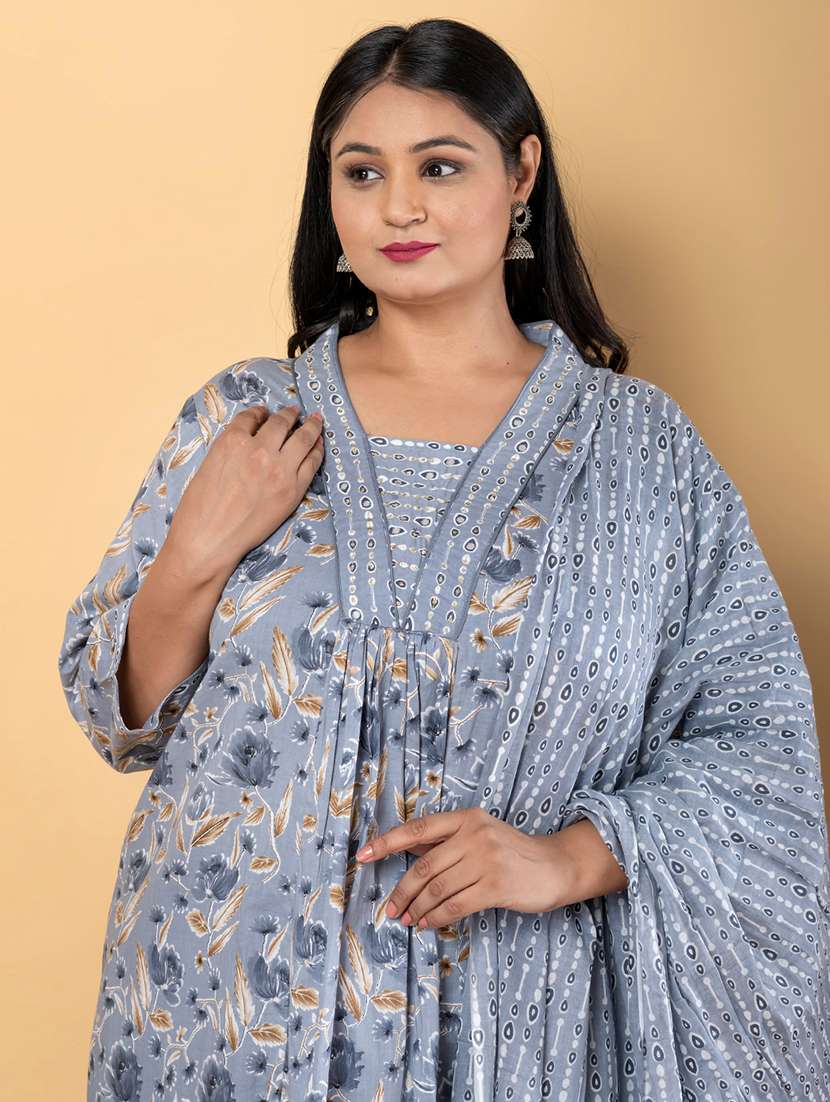 women plus size three quarter sleeve kurta pant with dupatta set - 21963085 -  Standard Image - 4