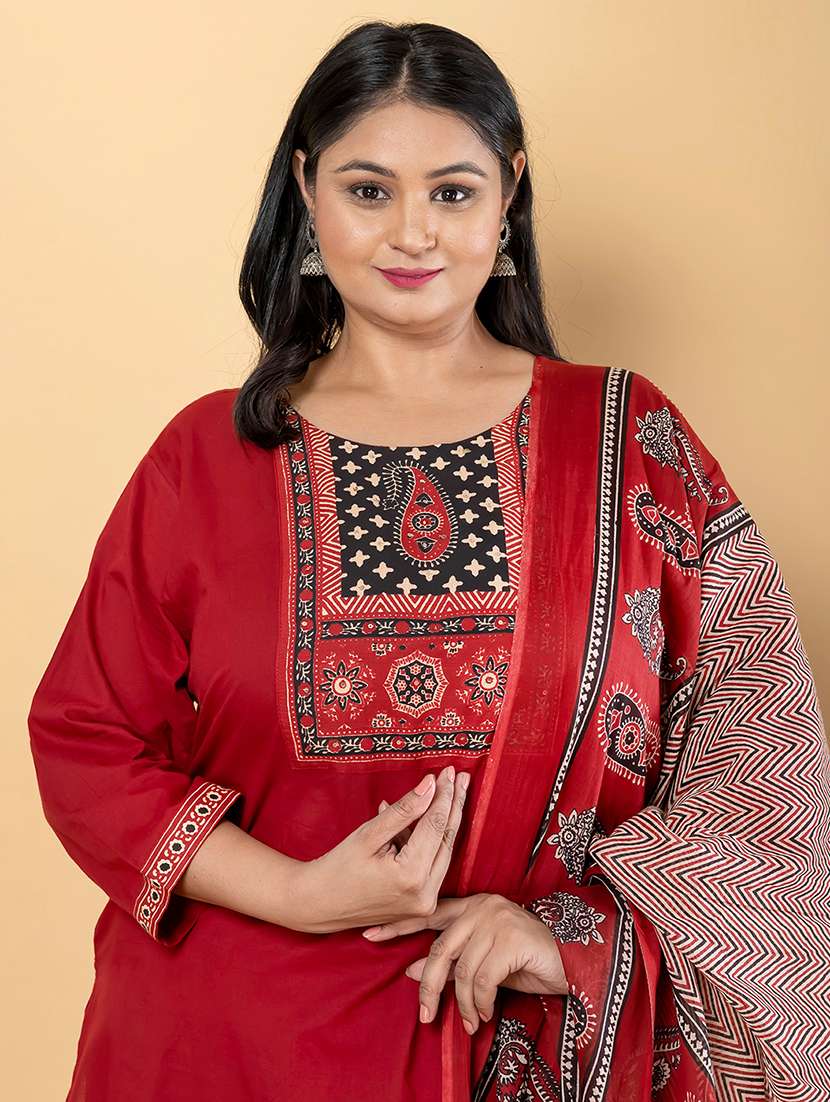 women plus size three quarter sleeve kurta pant with dupatta set - 21963090 -  Standard Image - 4