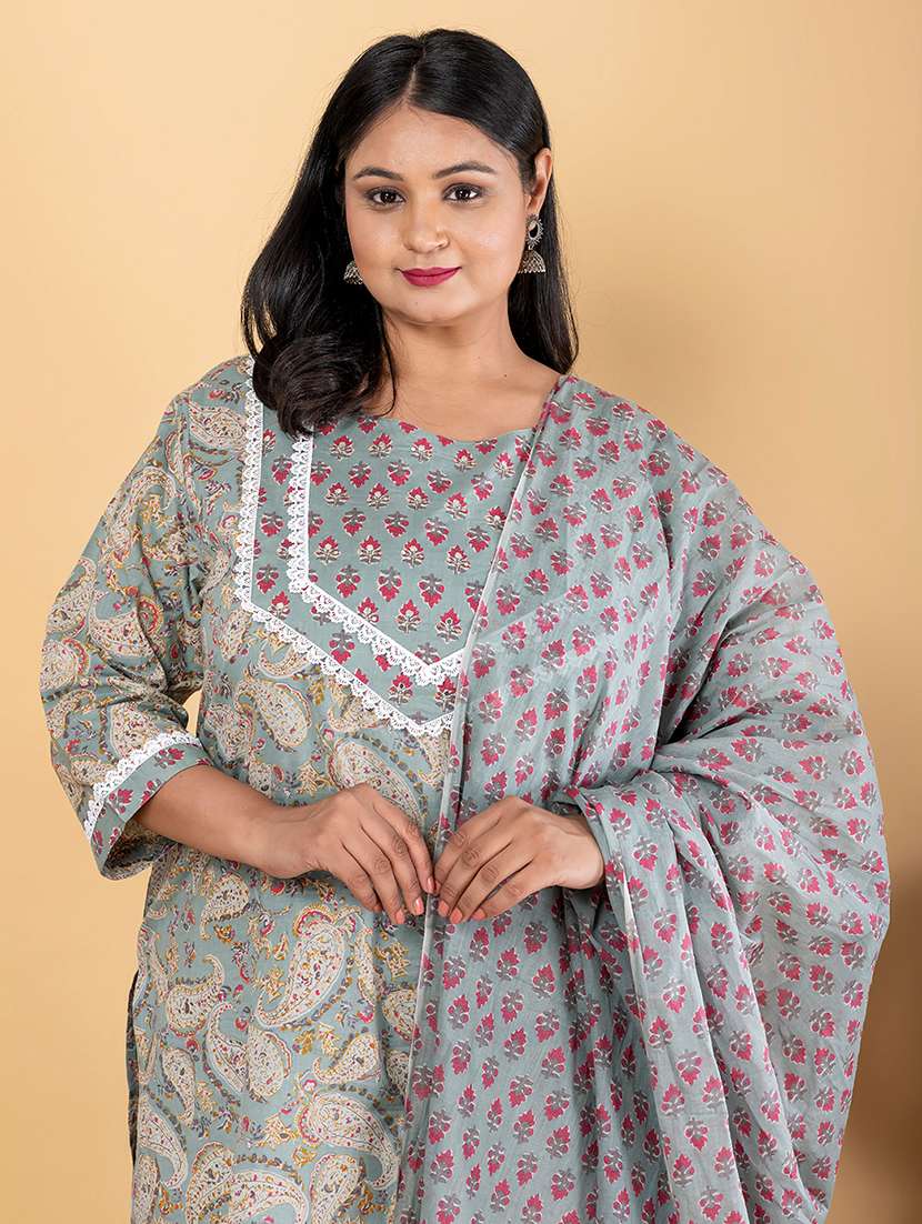 women plus size three quarter sleeve kurta pant with dupatta set - 21963093 -  Standard Image - 4