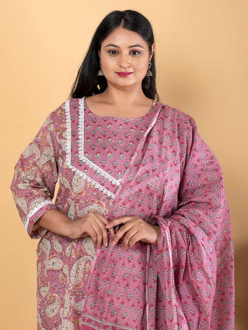 women plus size three quarter sleeve kurta pant with dupatta set - 21963094 -  Standard Image - 4