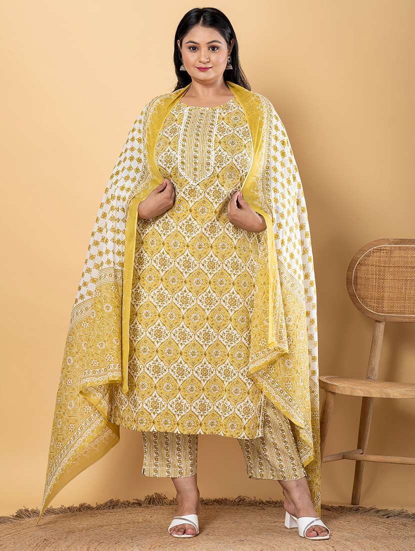 women plus size three quarter sleeve kurta pant with dupatta set - 21963095 -  Standard Image - 1