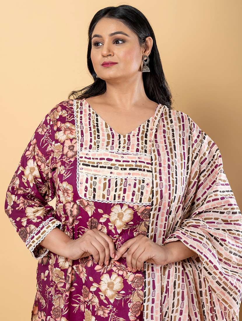 women plus size three quarter sleeve kurta pant with dupatta set - 21963096 -  Standard Image - 4