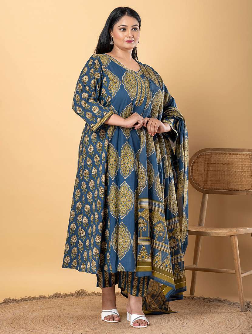 women plus size three quarter sleeve kurta pant with dupatta set - 21963097 -  Standard Image - 1