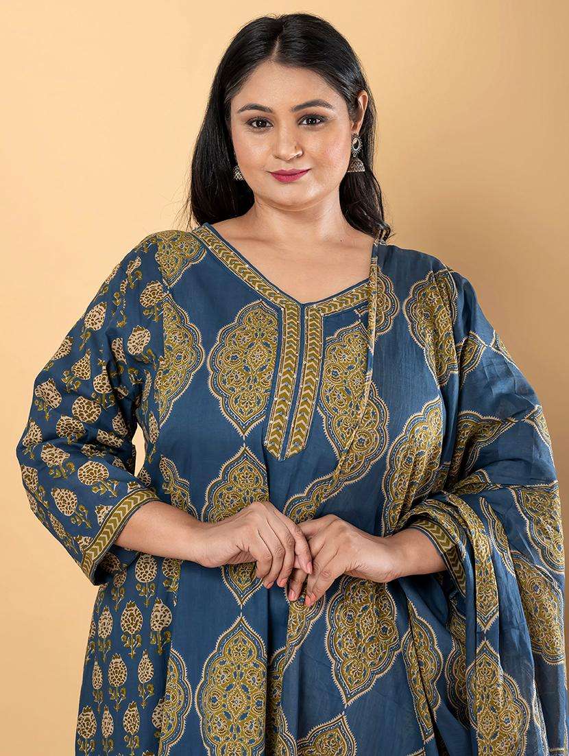 women plus size three quarter sleeve kurta pant with dupatta set - 21963097 -  Standard Image - 1