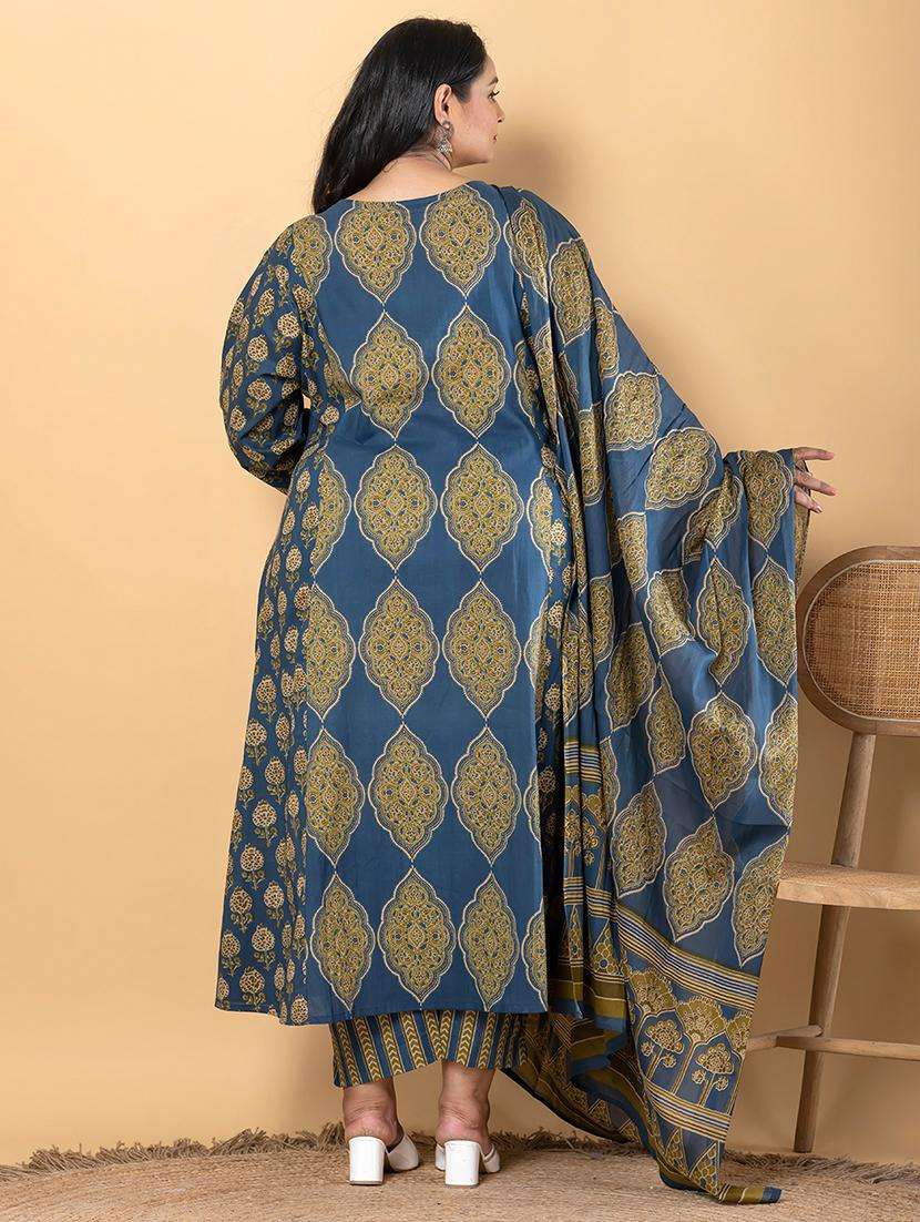 women plus size three quarter sleeve kurta pant with dupatta set - 21963097 -  Standard Image - 4