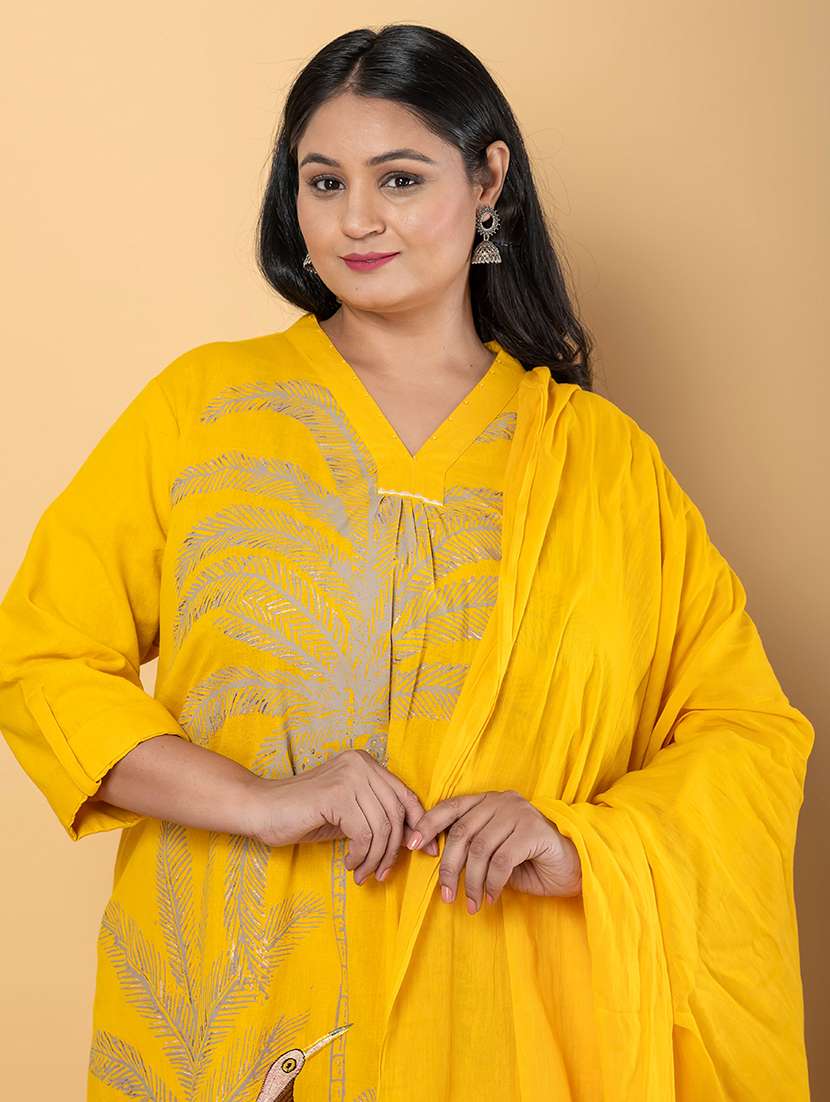 women plus size three quarter sleeve kurta pant with dupatta set - 21963099 -  Standard Image - 4