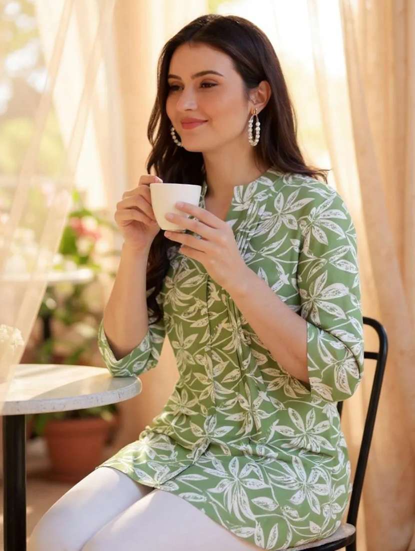 women green printed mandarin neck tunic