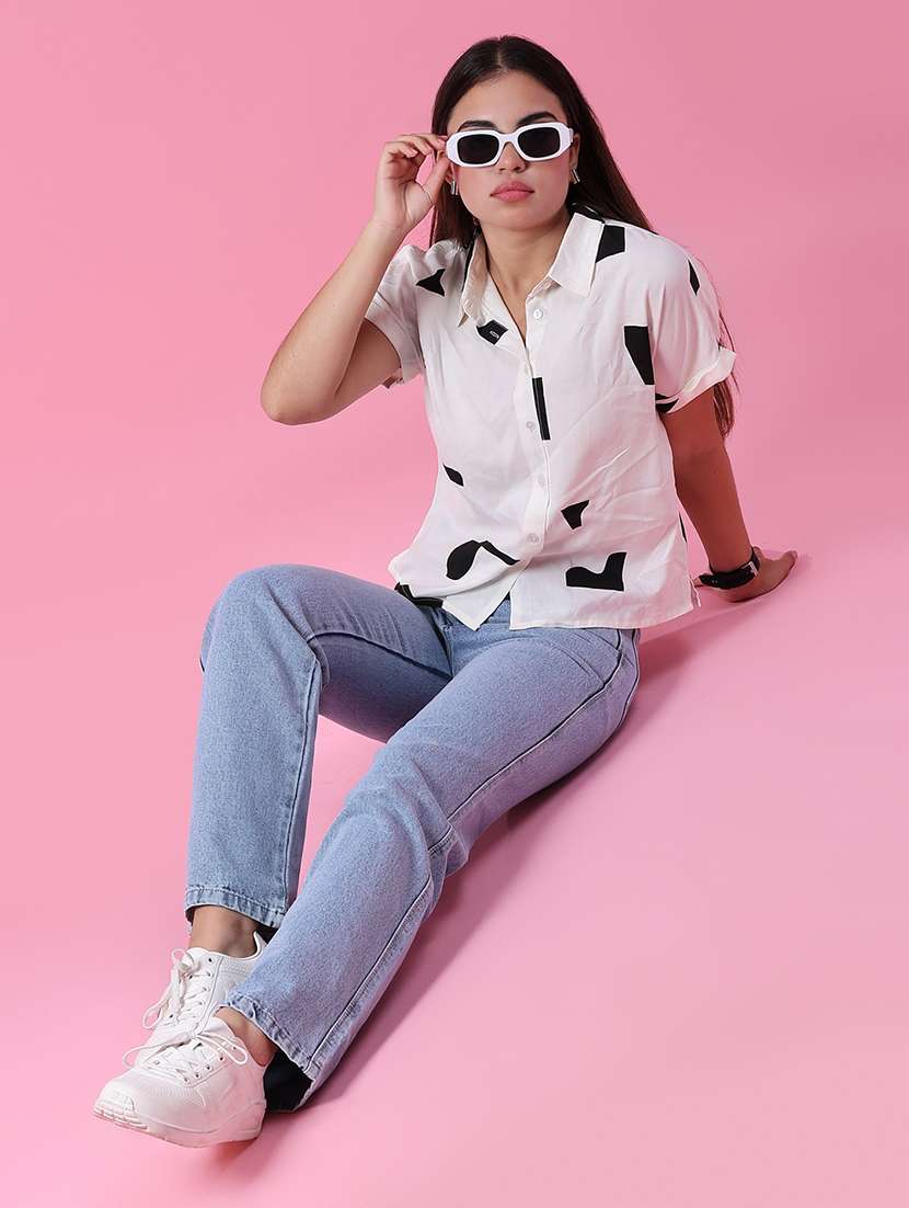 women plain mid rise straight fit jeans - 21964251 -  Standard Image - 4