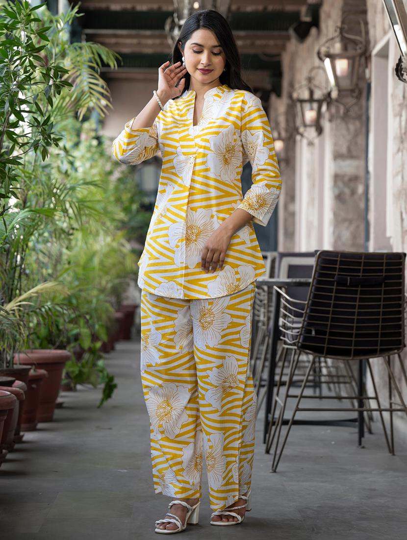 women three quarter sleeve ethnic co-ord set - 21964288 - Standard Image - 1