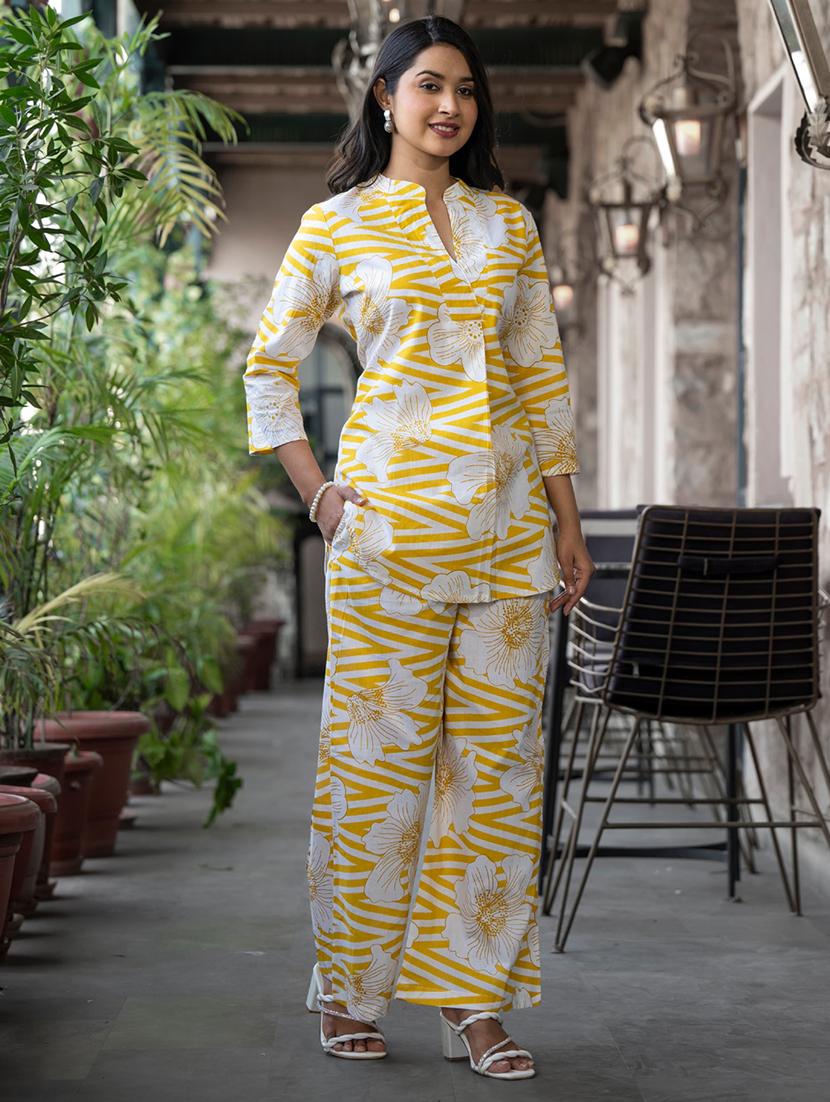 women three quarter sleeve ethnic co-ord set - 21964288 - Standard Image - 4