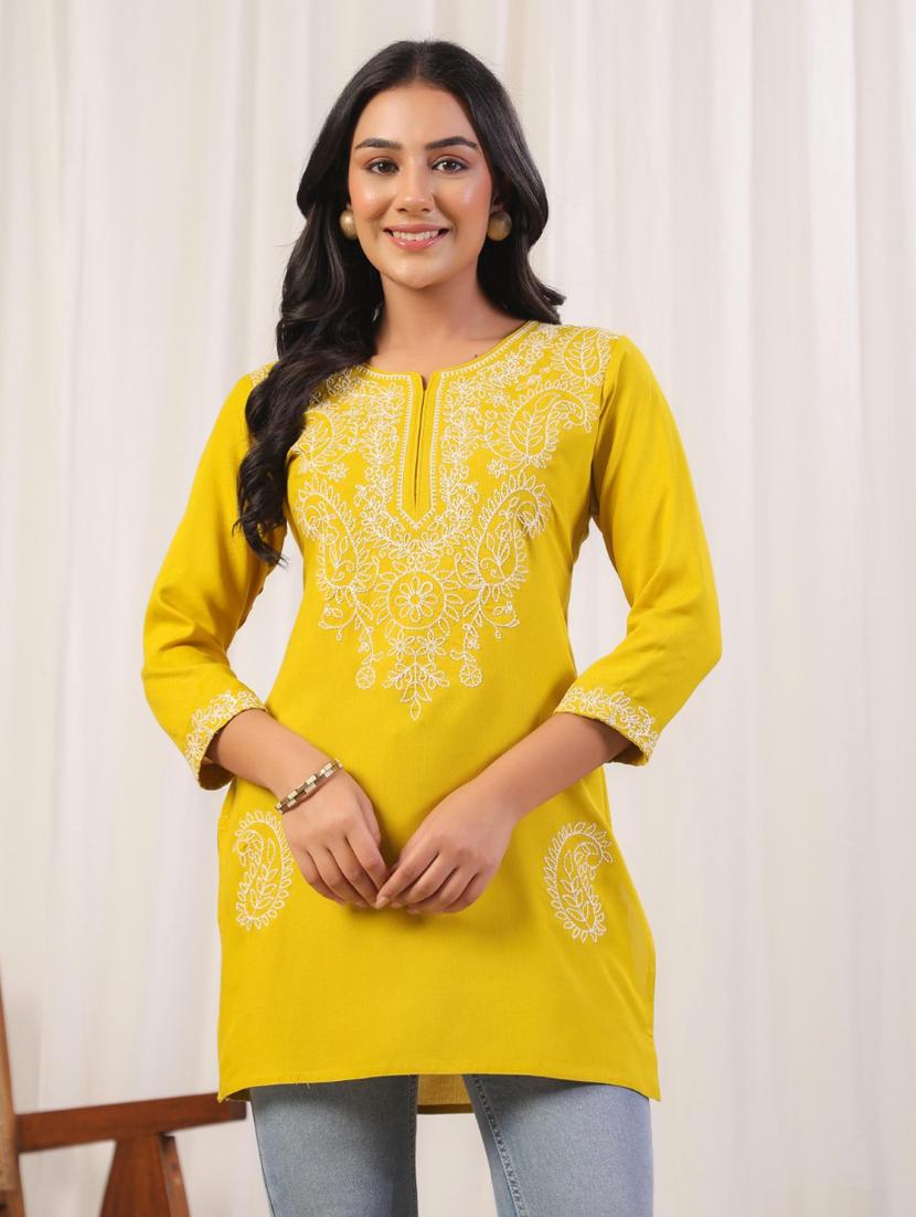 women three quarter sleeve straight kurti