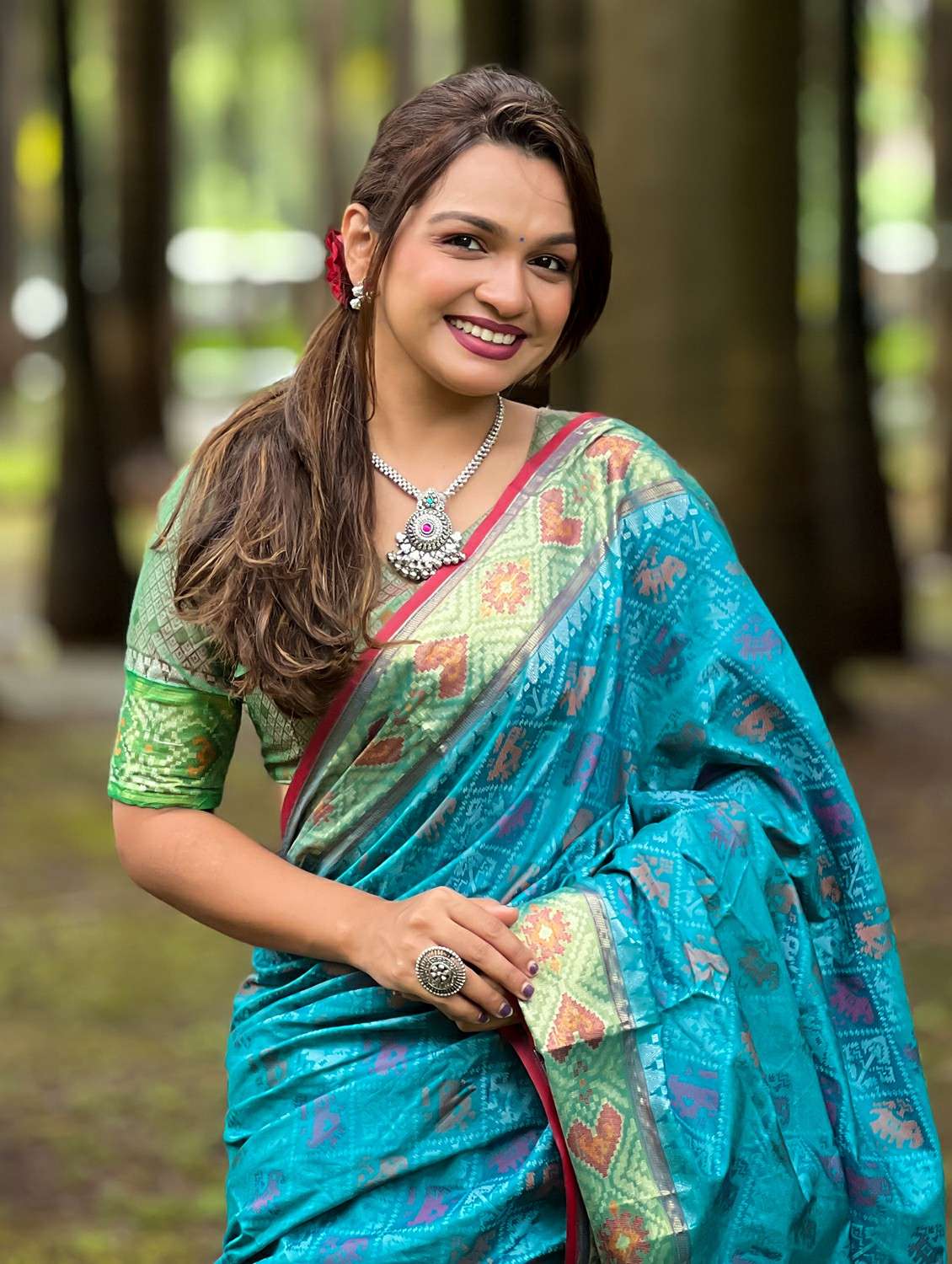 women self design patola saree with blouse - 21964306 -  Standard Image - 4