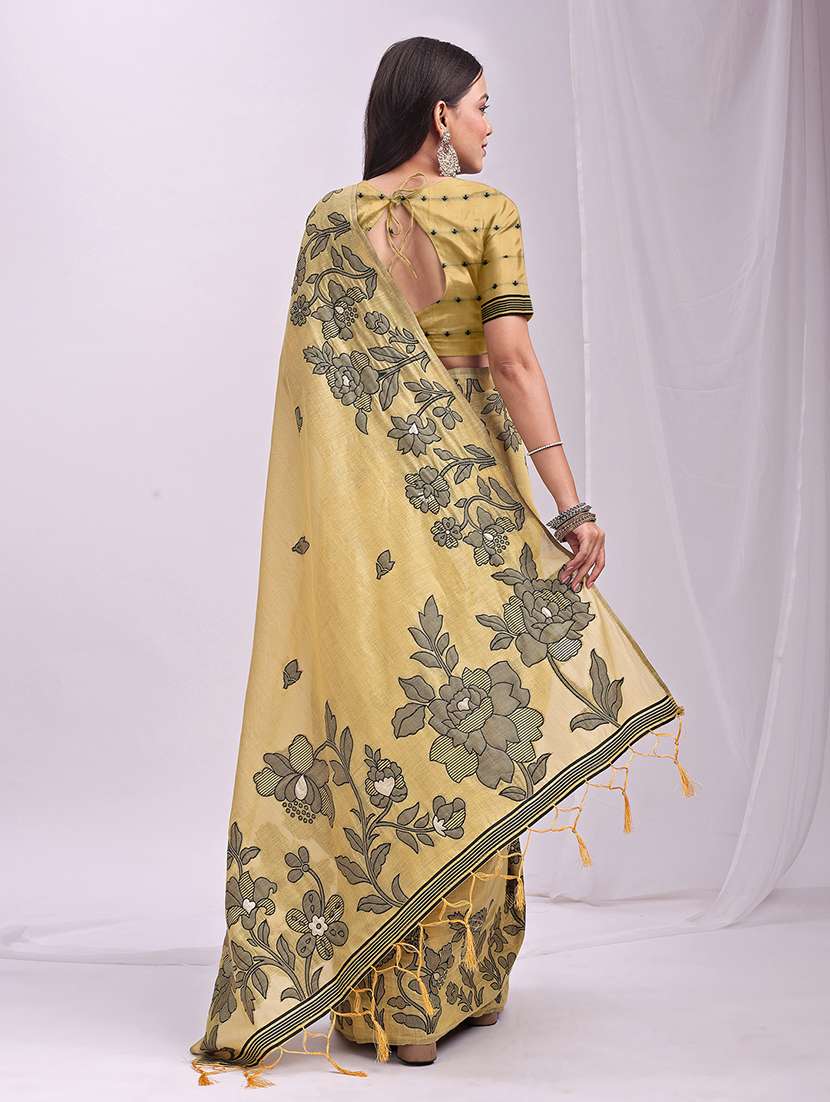 women floral bordered saree with blouse - 21964879 -  Standard Image - 4