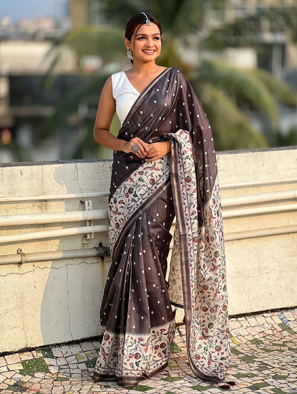 women printed casual wear saree with blouse