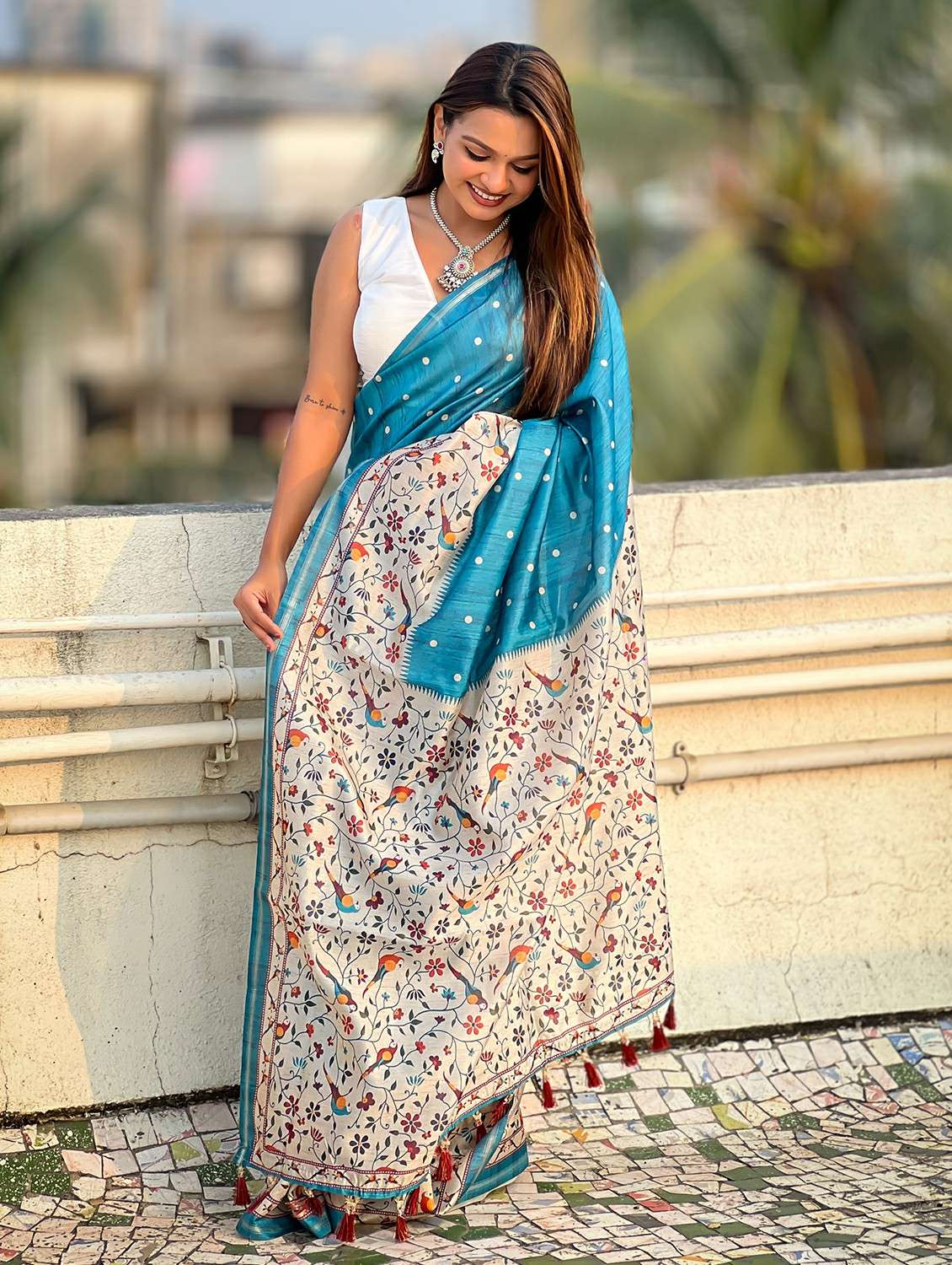 women printed casual wear saree with blouse - 21964987 -  Standard Image - 1