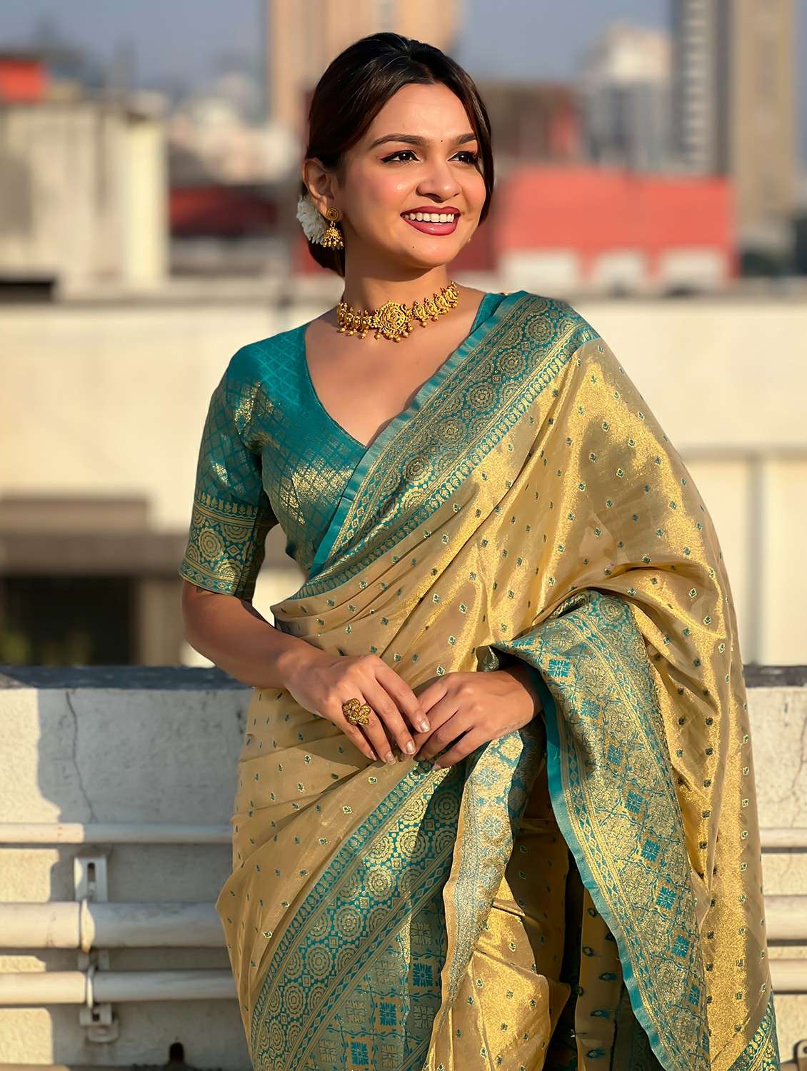 women self design banarasi saree with blouse - 21965105 -  Standard Image - 4