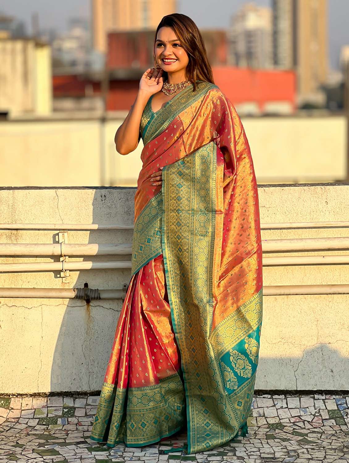 women self design banarasi saree with blouse - 21965107 -  Standard Image - 1