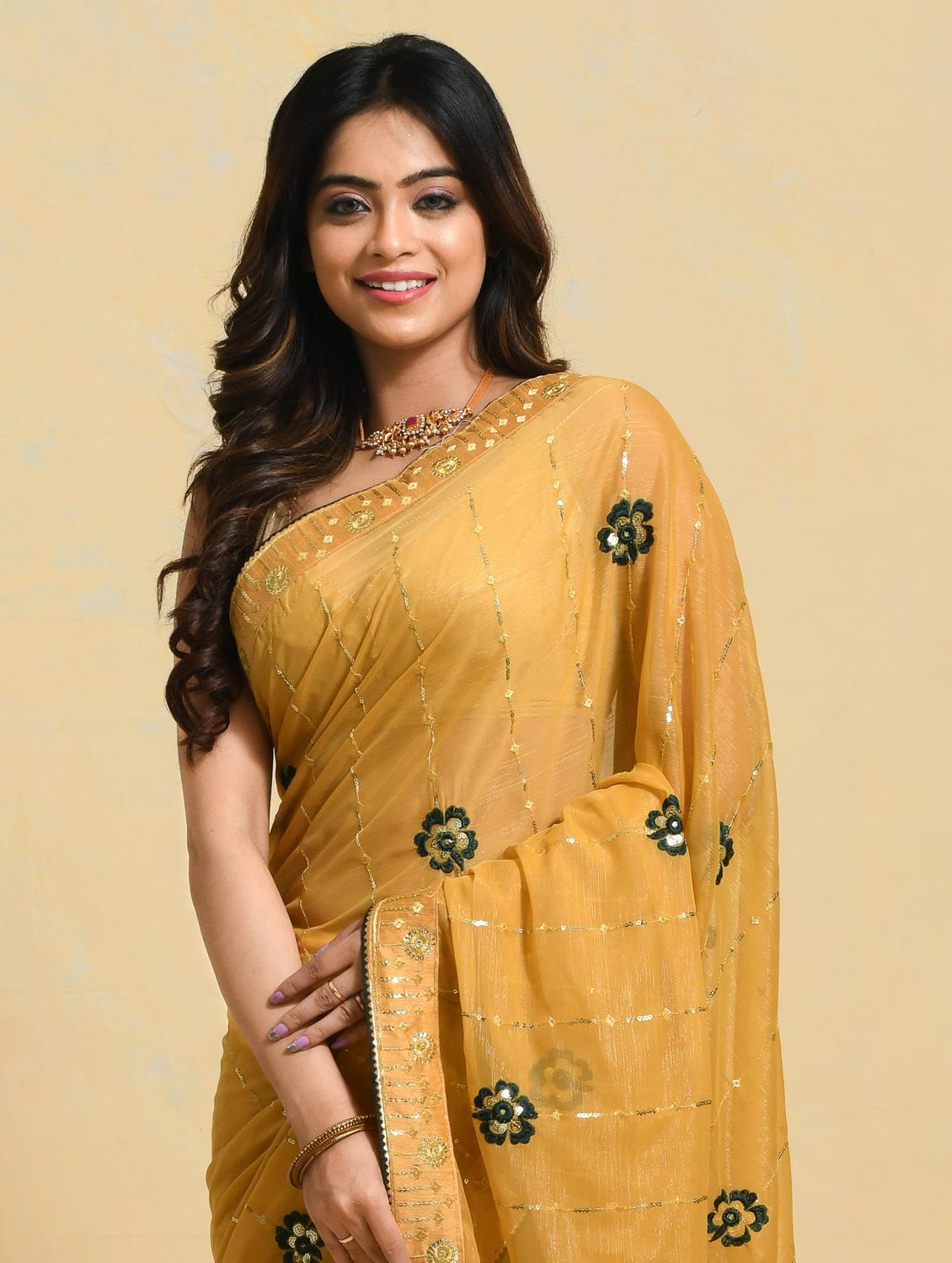 women solid with work embroidered saree with blouse - 21965547 - Standard Image - 4