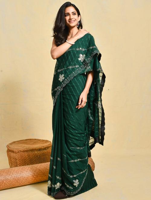 women striped embroidered saree with blouse - 21965553 - Standard Image - 0