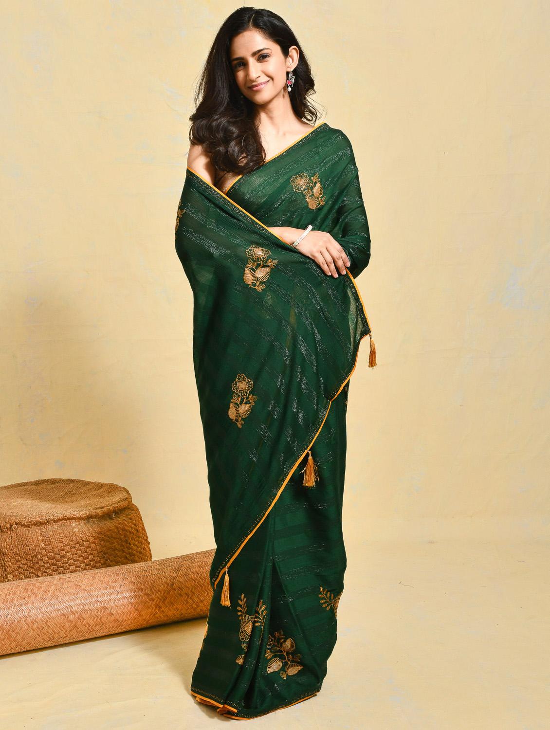 women striped embroidered saree with blouse - 21965554 - Standard Image - 1