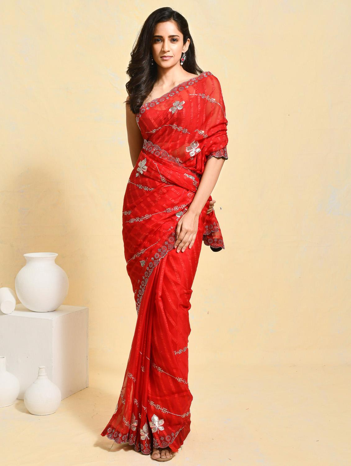 women striped embroidered saree with blouse - 21965565 -  Zoom Image - 0