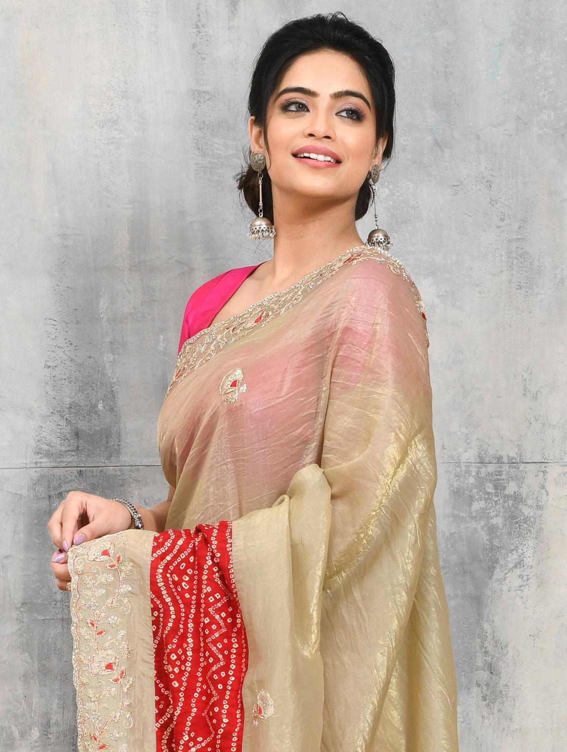 women solid with work embroidered saree with blouse - 21965581 - Standard Image - 4