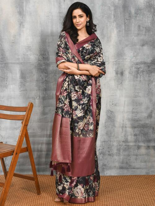 women floral printed bordered saree with blouse - 21965599 -  Standard Image - 0