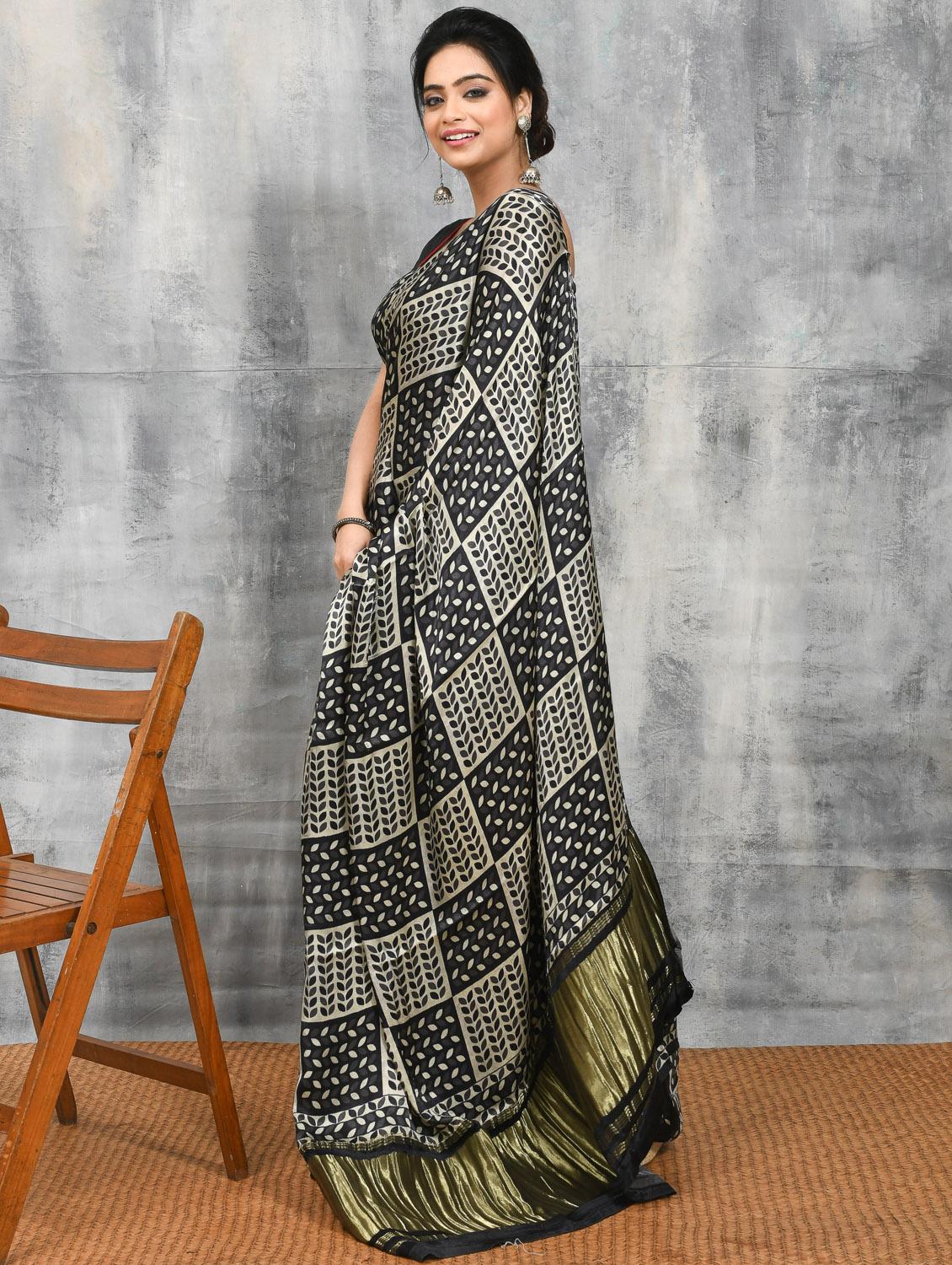 women printed casual wear saree with blouse - 21965606 -  Standard Image - 1