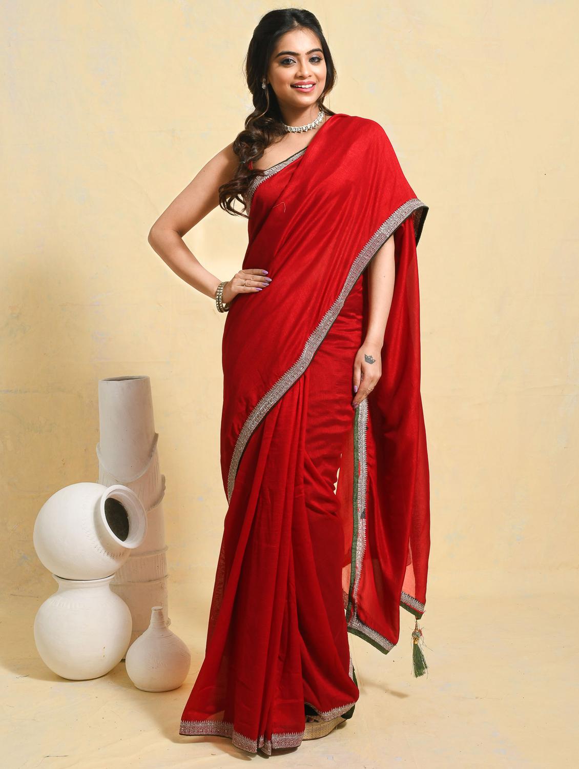 women solid with embellished bordered saree with blouse - 21965649 - Standard Image - 1