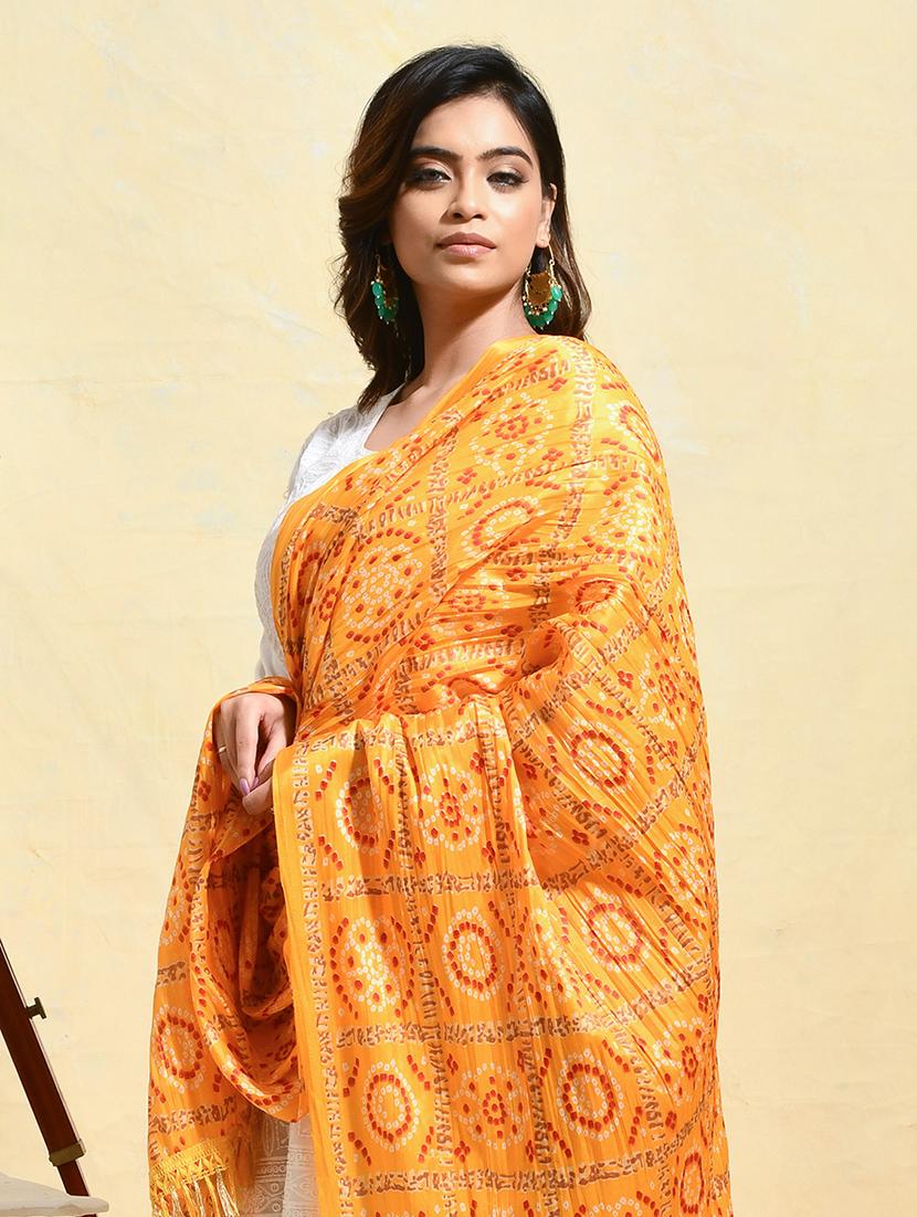 women yellow bandhani printed dupatta - 21965776 - Standard Image - 4
