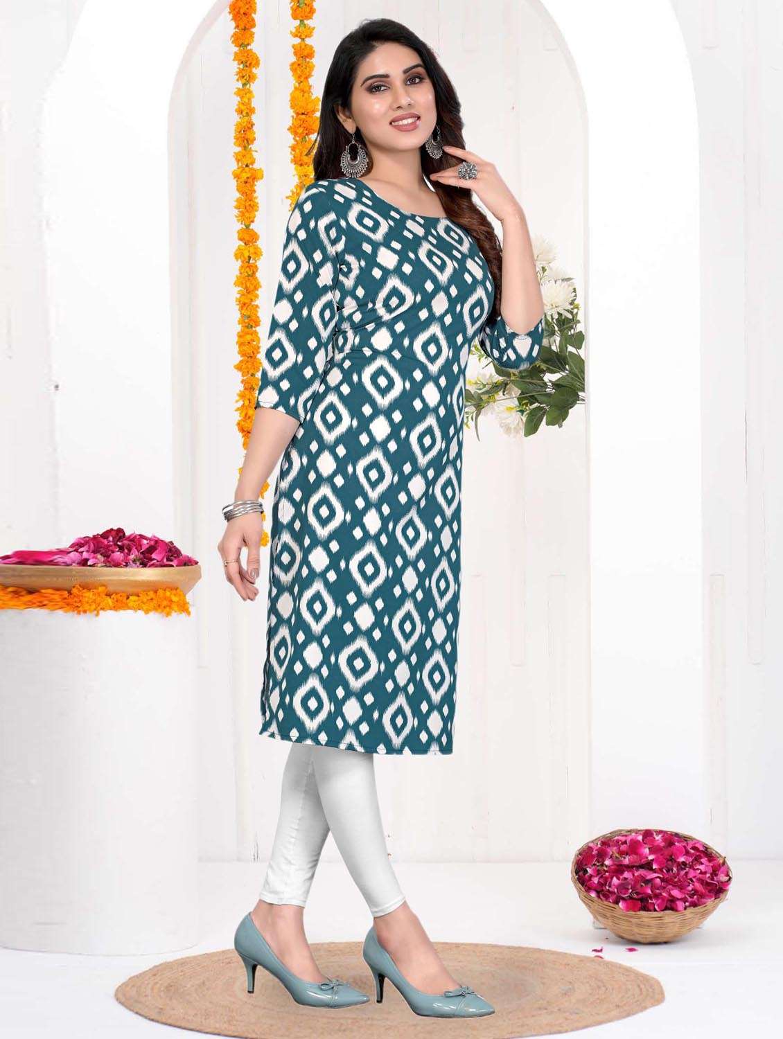women printed three quarter sleeve straight kurta - 21965895 -  Standard Image - 4