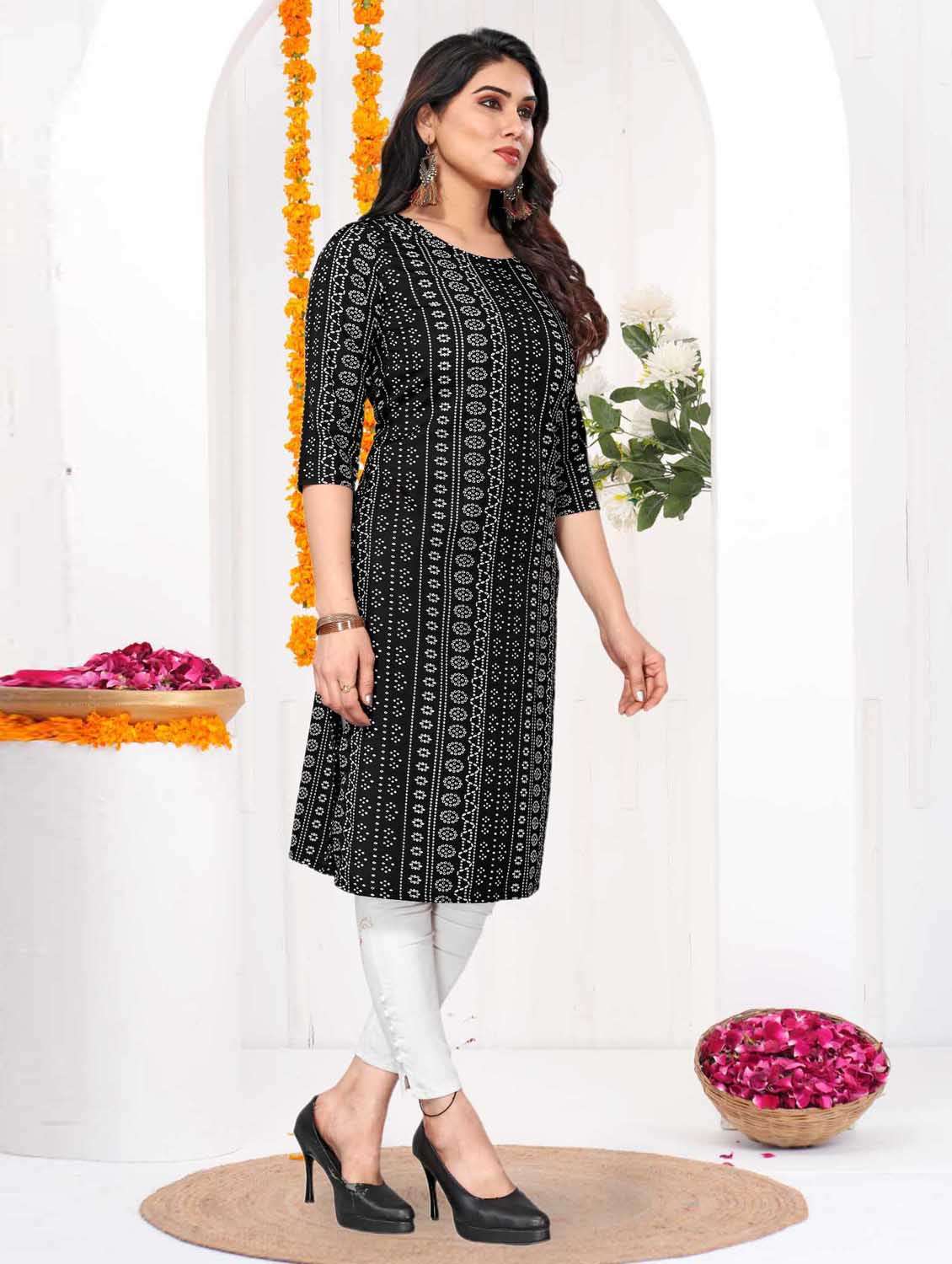 women printed three quarter sleeve straight kurta - 21965964 -  Standard Image - 4