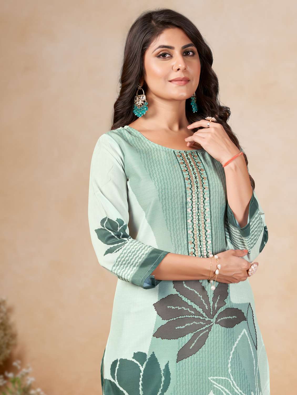 women three quarter sleeve kurta pant set - 21966052 -  Standard Image - 4