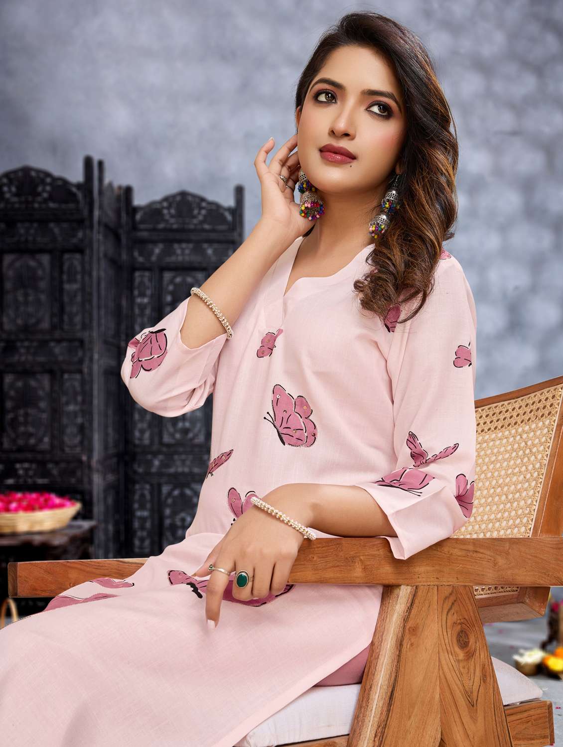 women three quarter sleeve kurta pant set - 21966064 -  Standard Image - 4