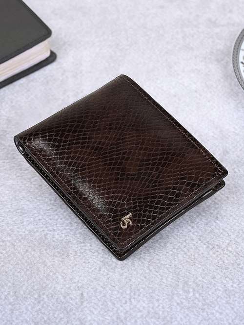 men browntextured bifold  leather wallet - 21966110 -  Standard Image - 0