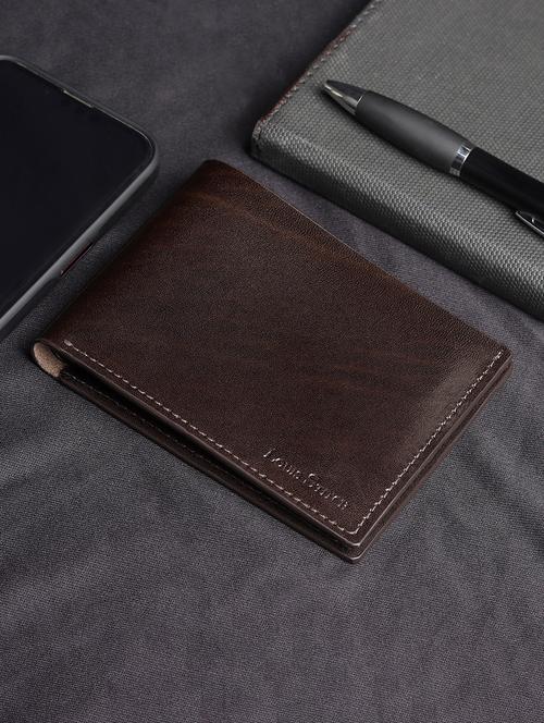men's solid brown leather bi-fold wallet - 21966114 - Standard Image - 0