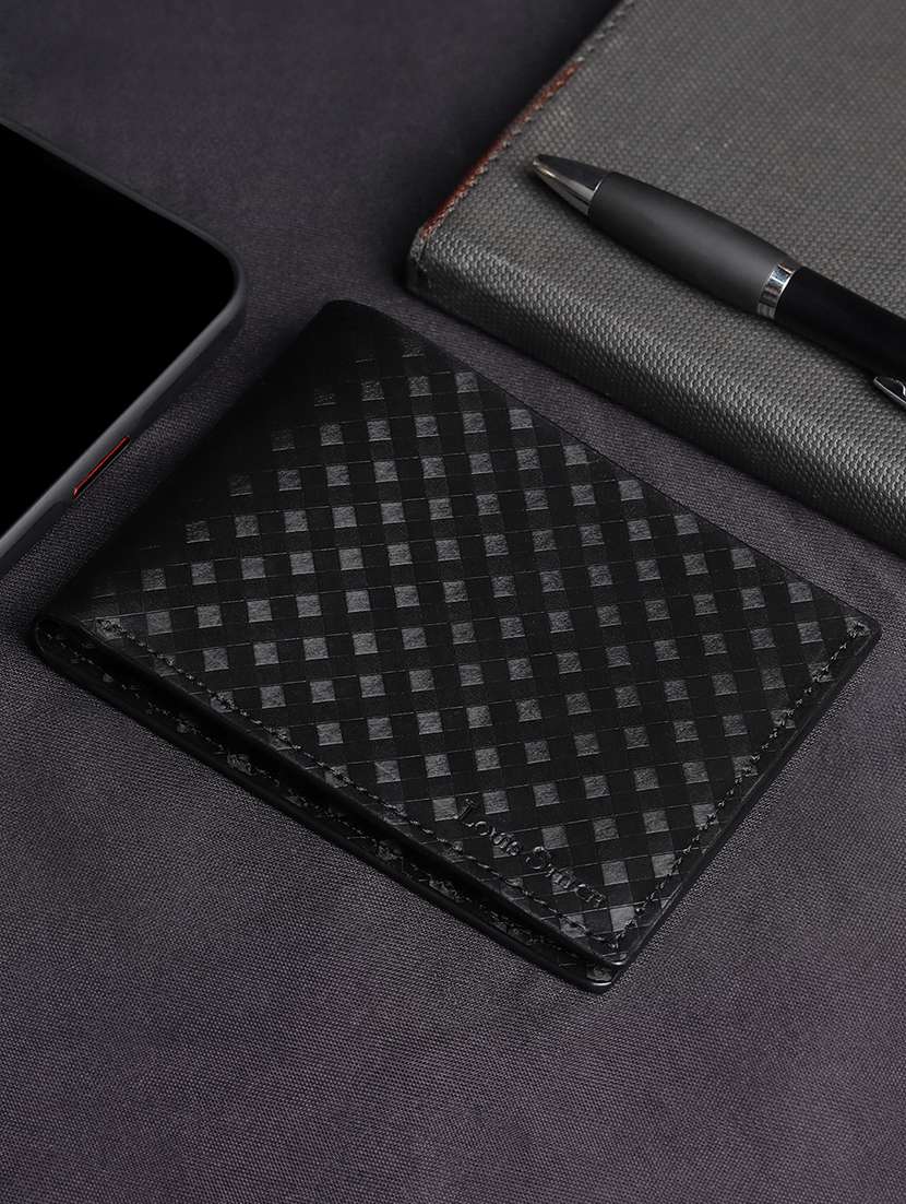 men black textured leather wallet - 21966115 - Zoom Image - 0