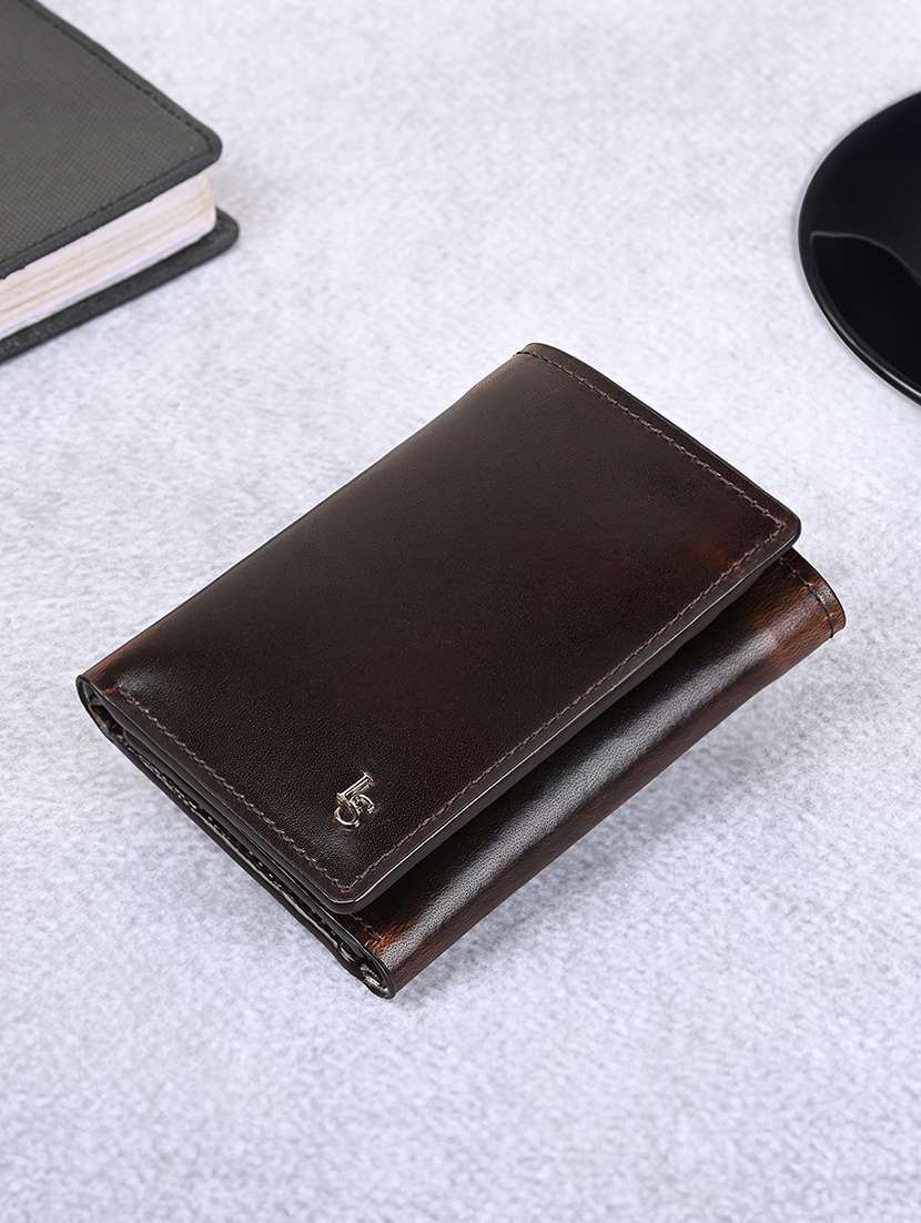 men brown solid leather wallet - 21966118 - Zoom Image - 0