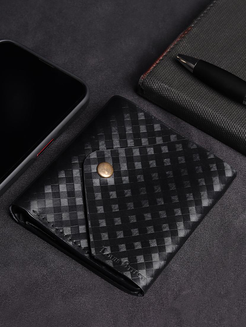men black textured leather wallet - 21966120 -  Zoom Image - 0