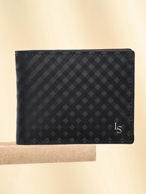 men black textured leather wallet - 21966124 -  Standard Image - 0