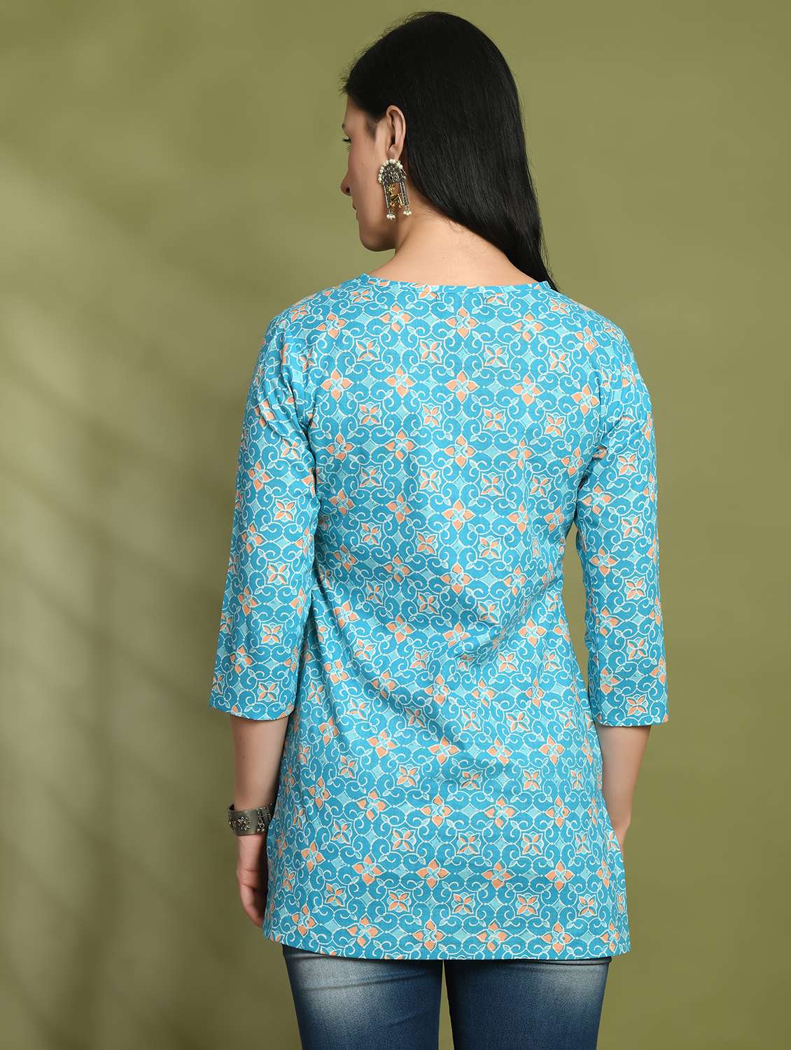 women three quarter sleeve straight kurti - 21966193 - Standard Image - 4
