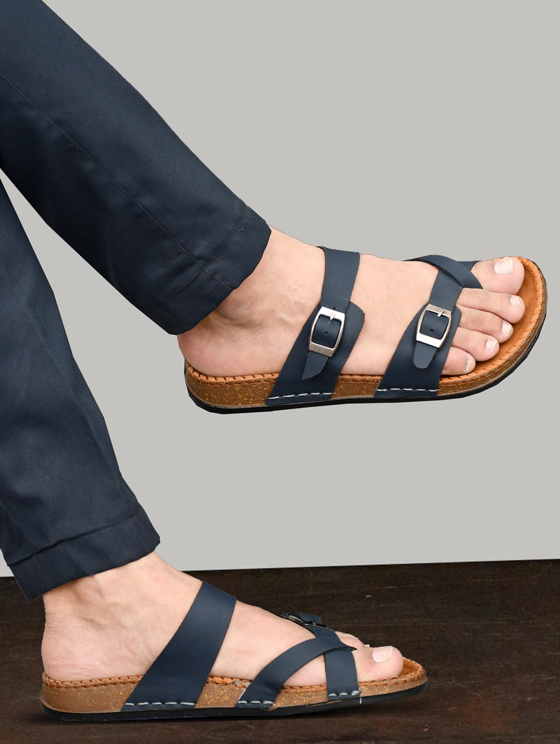 men solid toe separator sandal - 21966208 -  Standard Image - 1